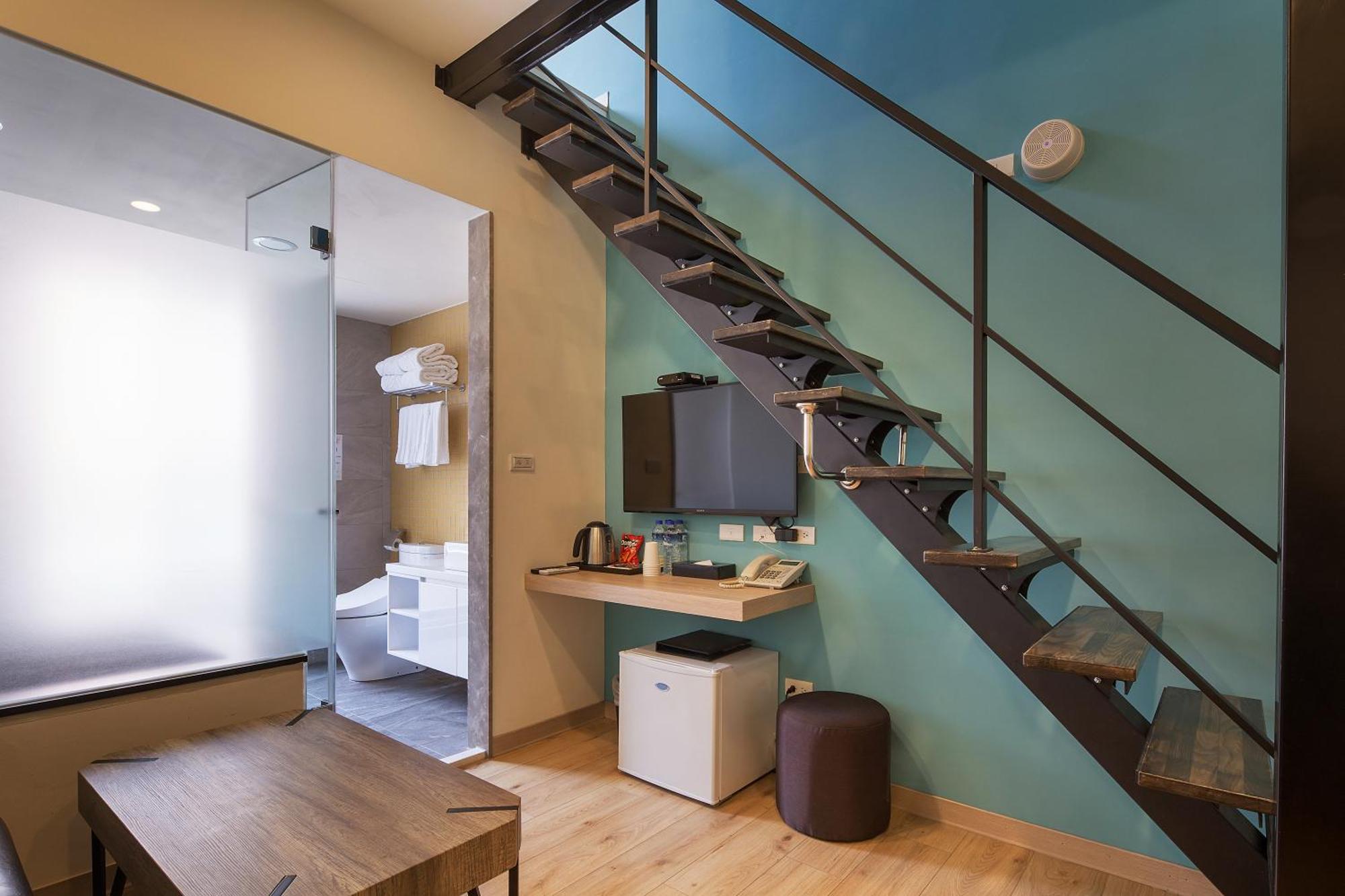 Check Inn Express Taichung Yizhong Экстерьер фото