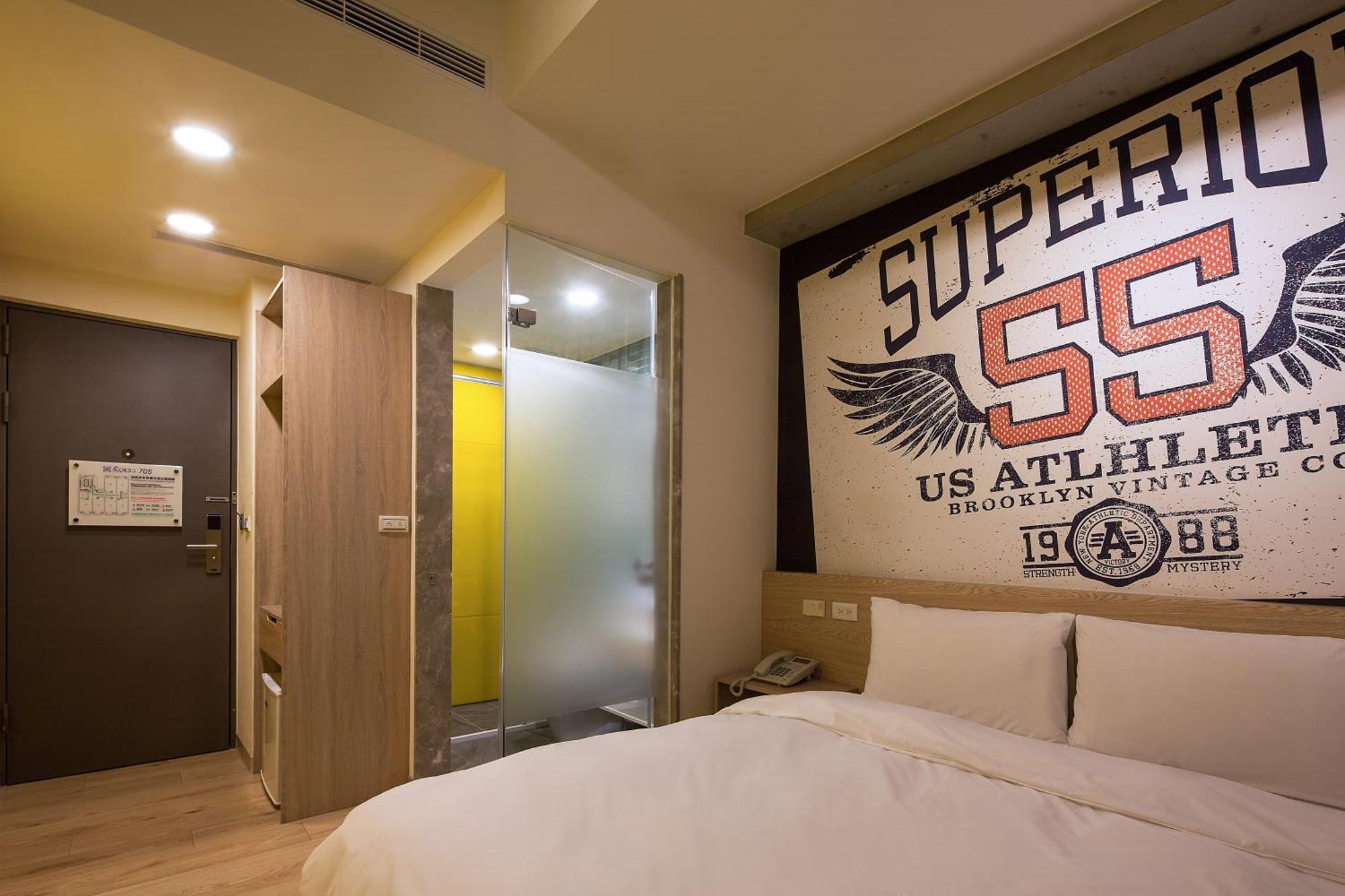 Check Inn Express Taichung Yizhong Экстерьер фото
