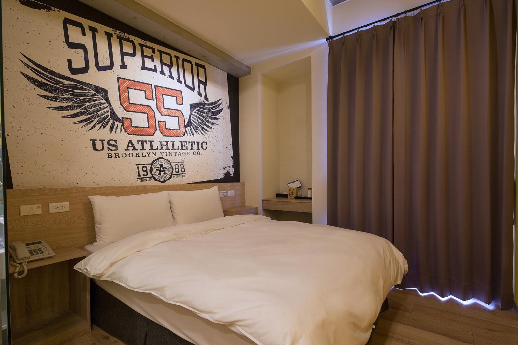 Check Inn Express Taichung Yizhong Экстерьер фото