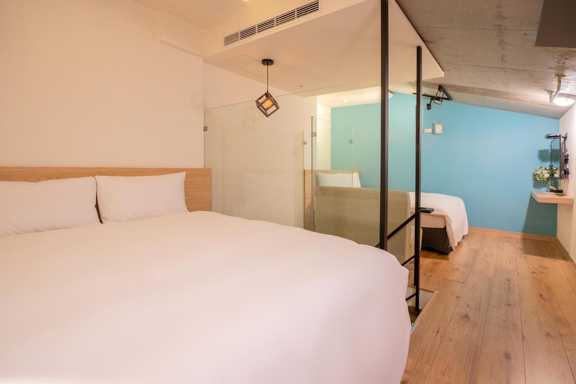 Check Inn Express Taichung Yizhong Экстерьер фото