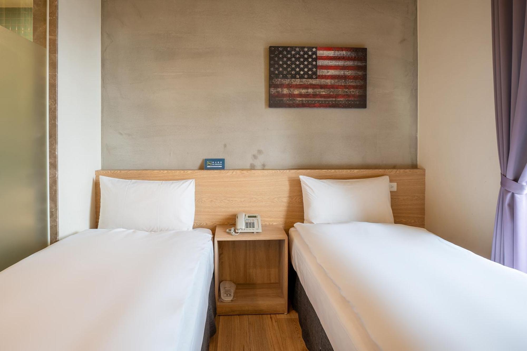 Check Inn Express Taichung Yizhong Экстерьер фото