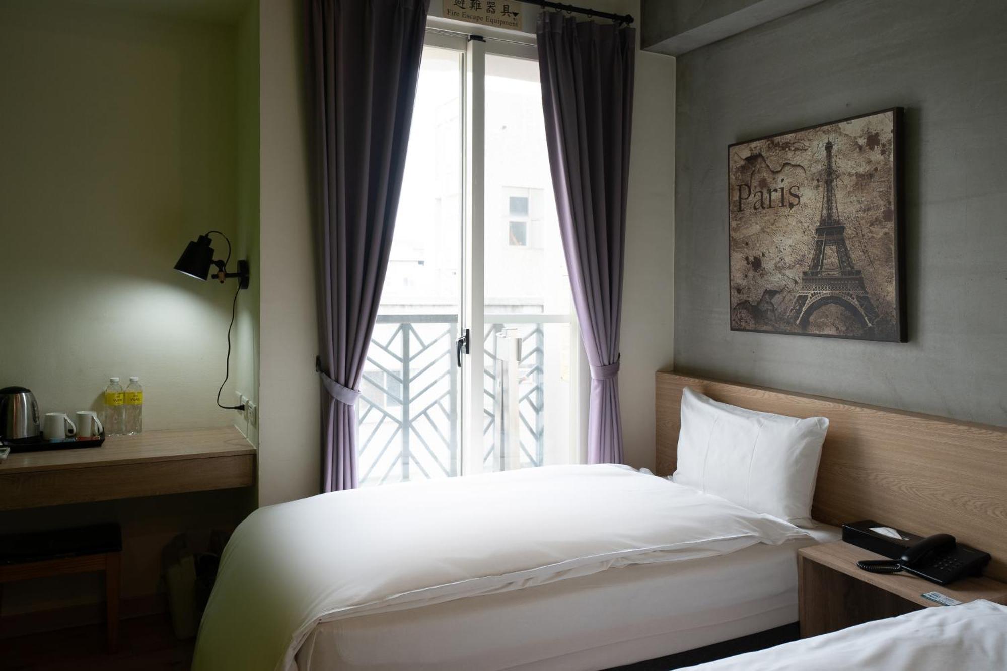 Check Inn Express Taichung Yizhong Экстерьер фото
