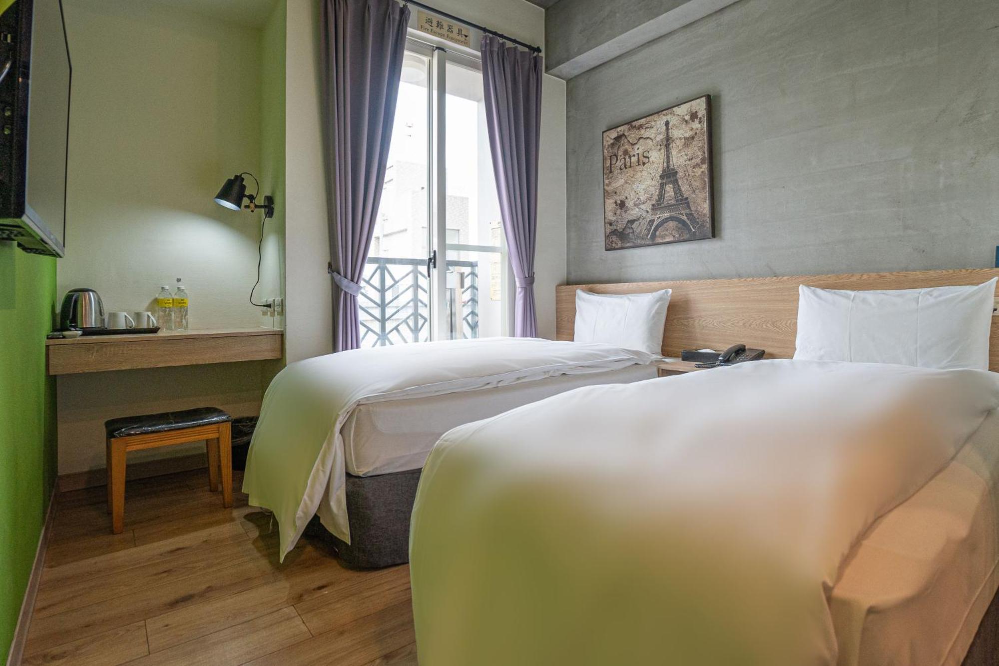 Check Inn Express Taichung Yizhong Экстерьер фото