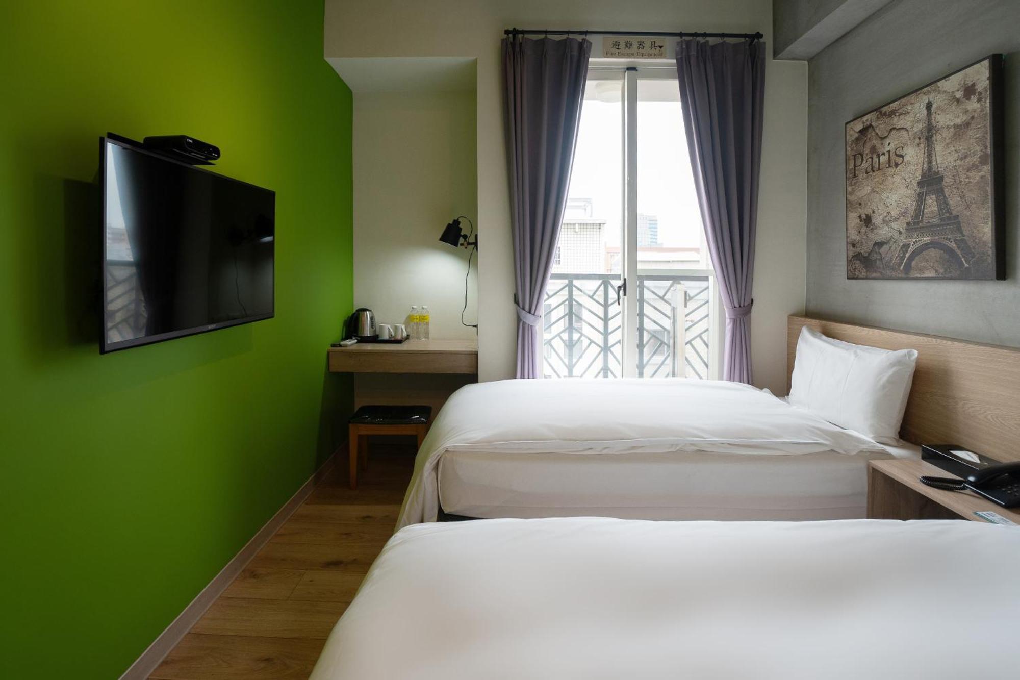 Check Inn Express Taichung Yizhong Экстерьер фото