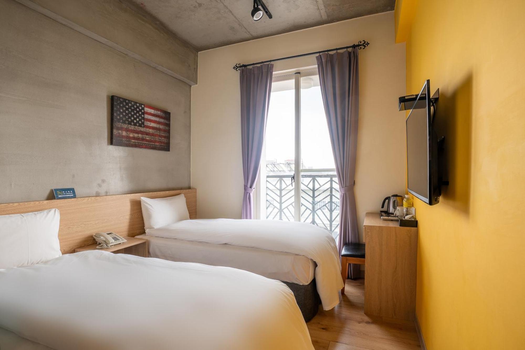 Check Inn Express Taichung Yizhong Экстерьер фото