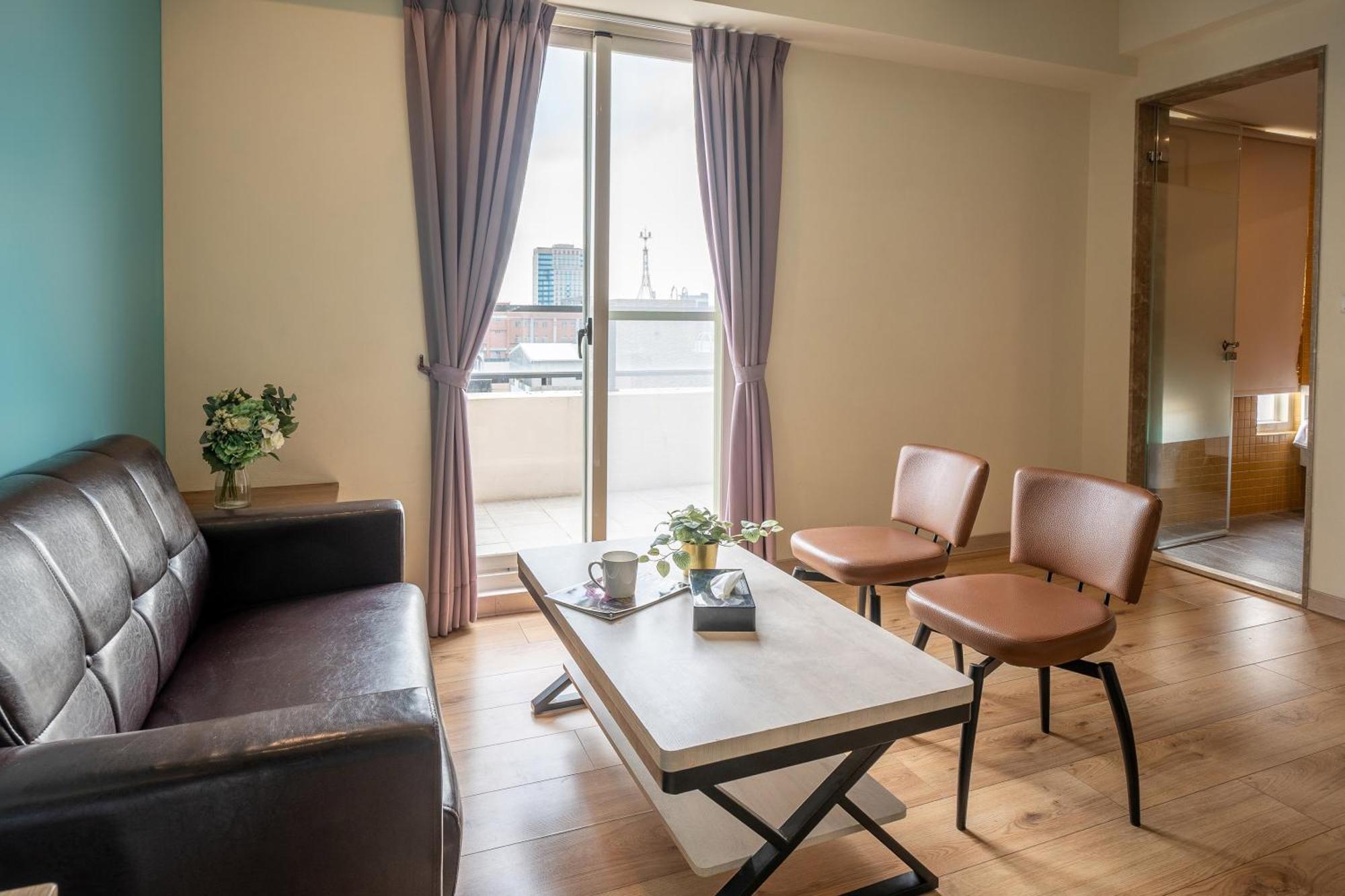 Check Inn Express Taichung Yizhong Экстерьер фото