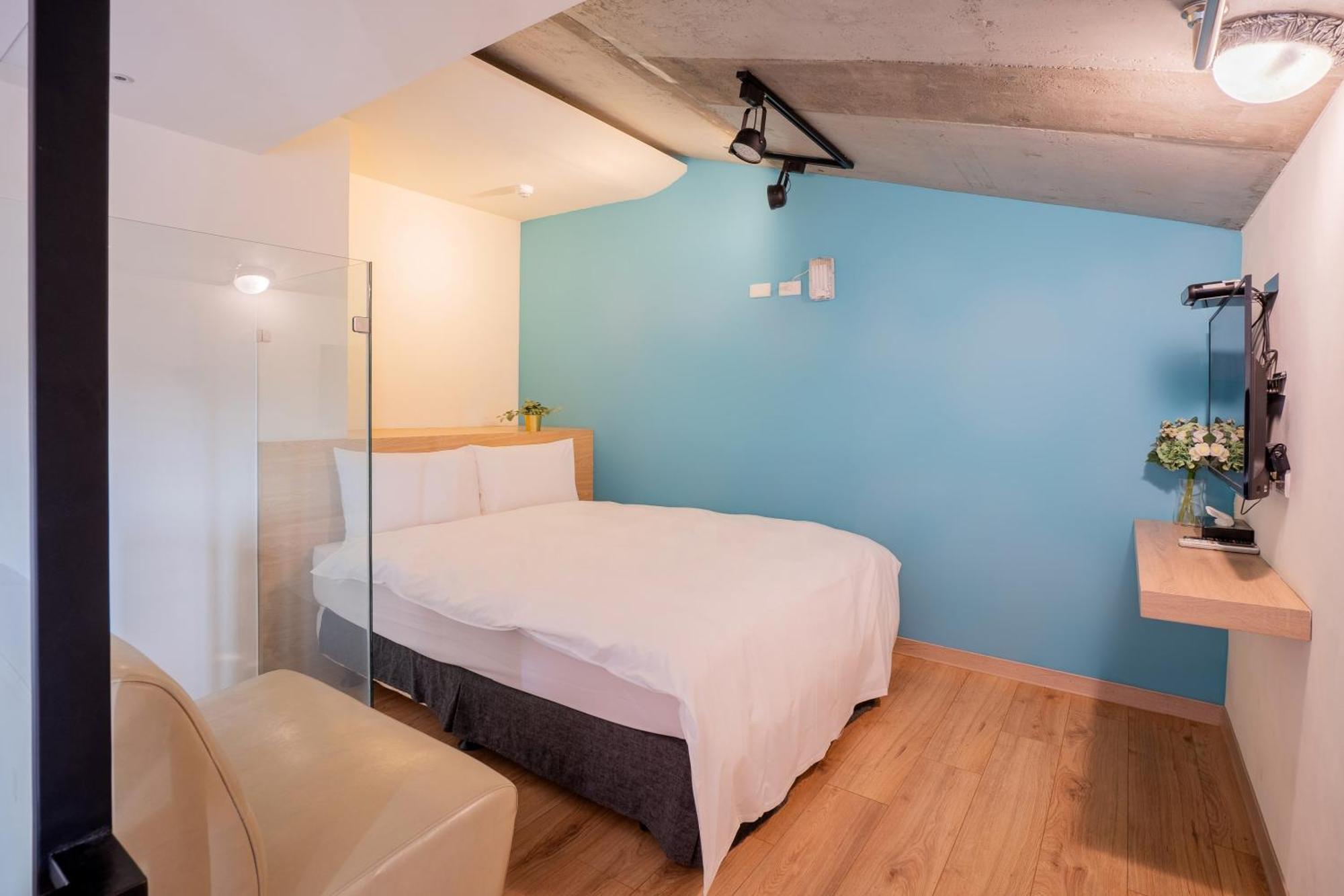 Check Inn Express Taichung Yizhong Экстерьер фото