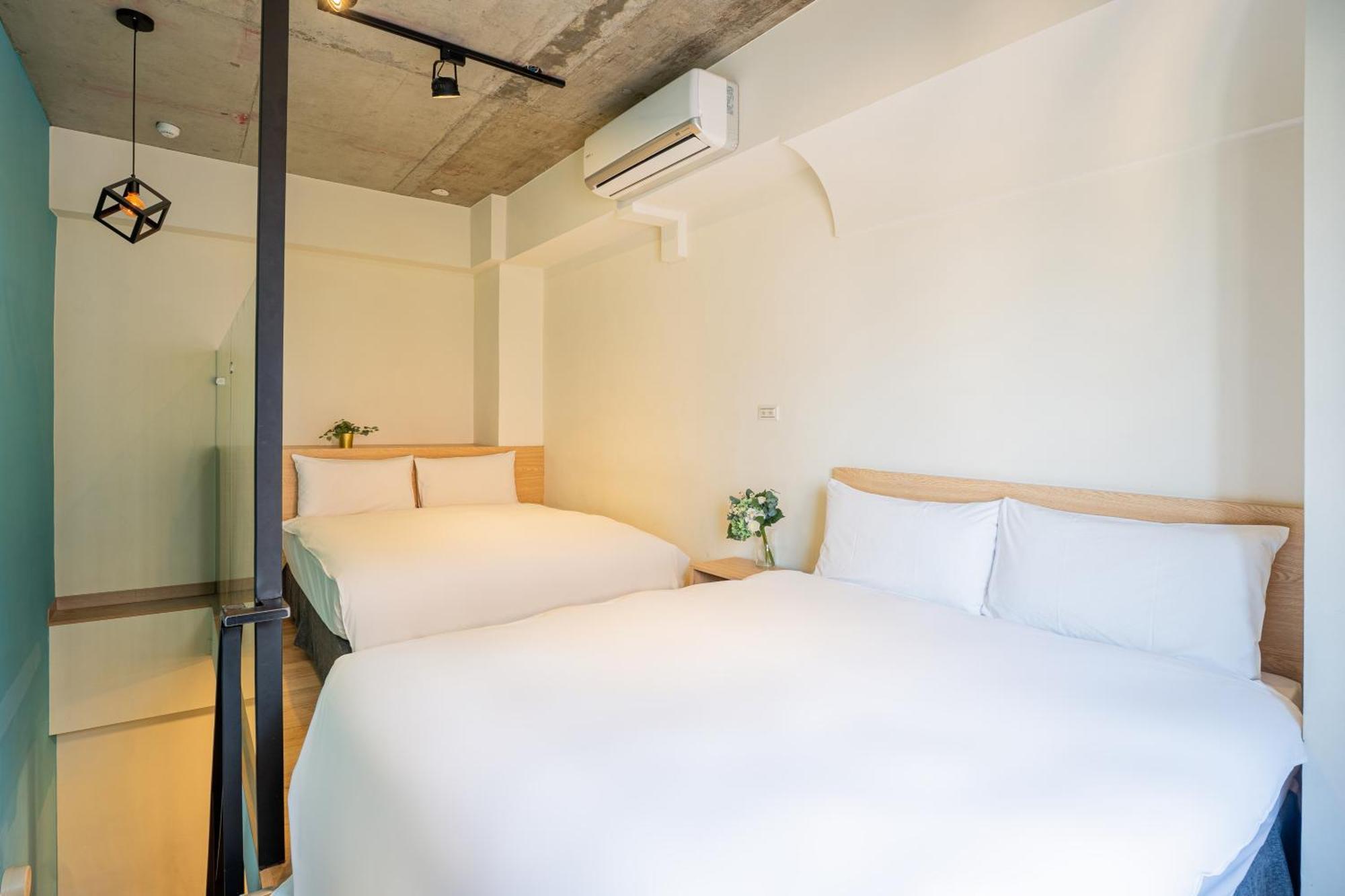 Check Inn Express Taichung Yizhong Экстерьер фото