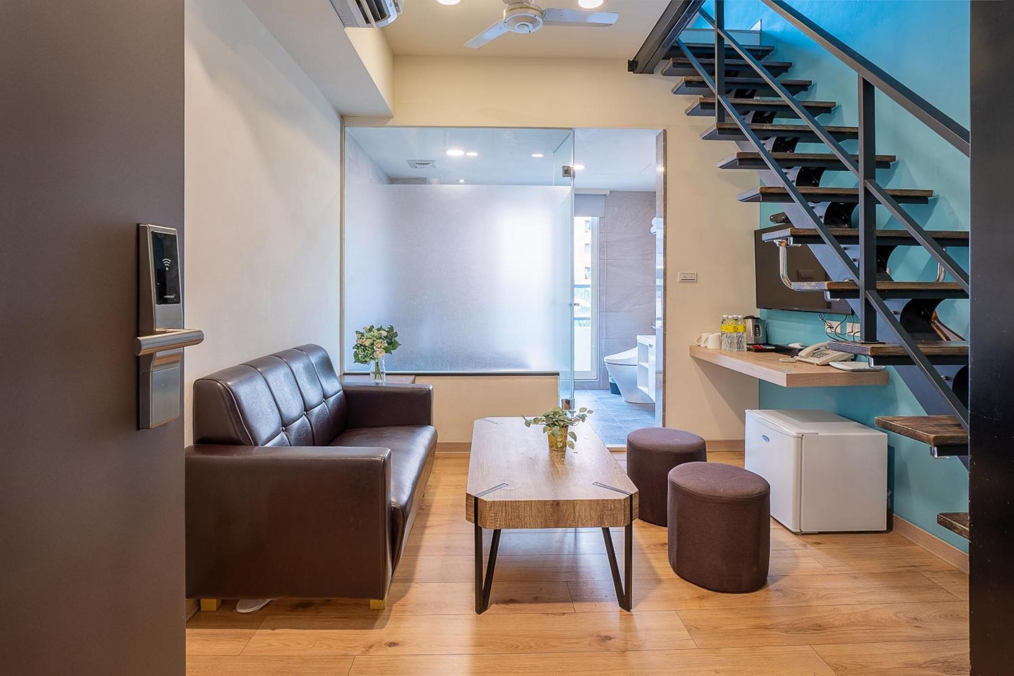 Check Inn Express Taichung Yizhong Экстерьер фото