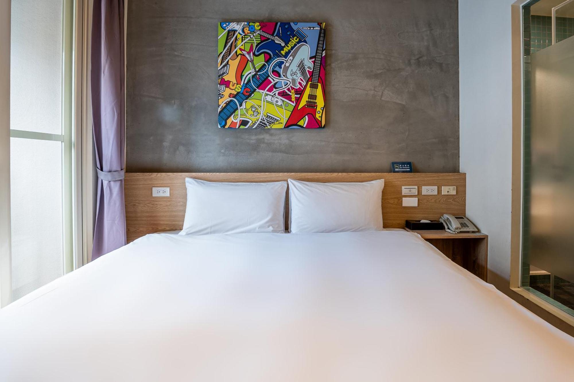 Check Inn Express Taichung Yizhong Экстерьер фото