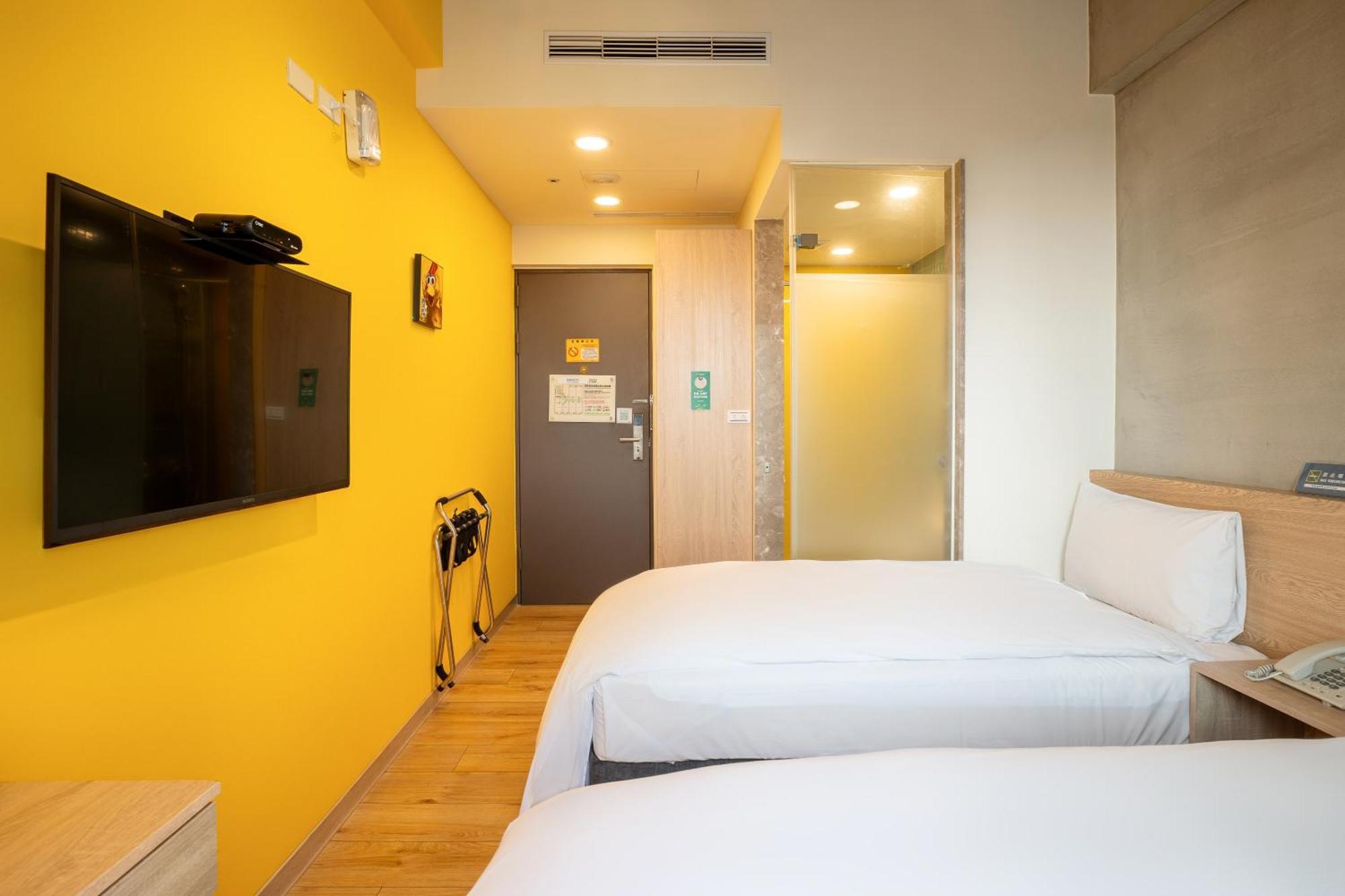 Check Inn Express Taichung Yizhong Экстерьер фото
