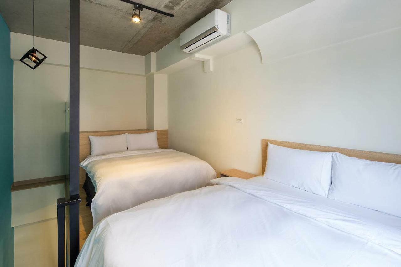 Check Inn Express Taichung Yizhong Экстерьер фото